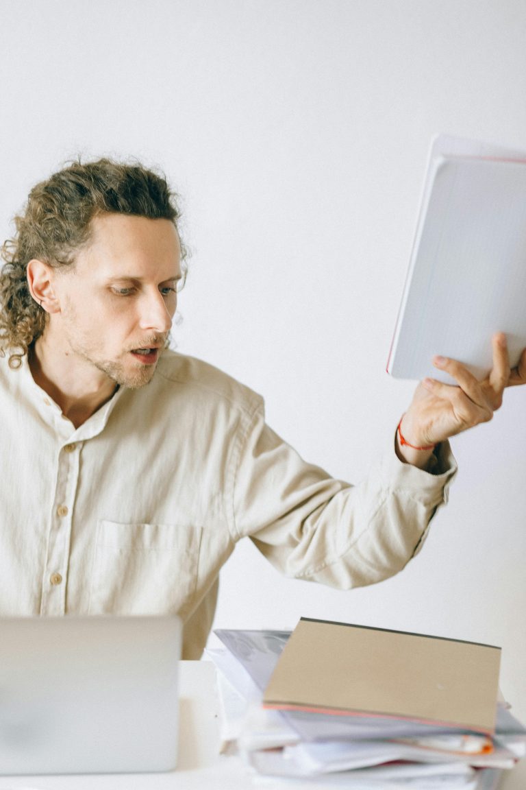 Personalmangel in der Jugendhilfe ist kein Randproblem - die Forschung zeigt, wie strukturell das Problem ist.