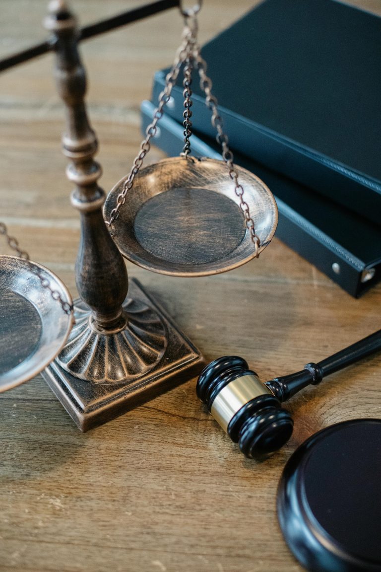 Zwangsmaßnahmen in der Jugendhilfe sind streng reguliert - das Recht setzt enge Grenzen.